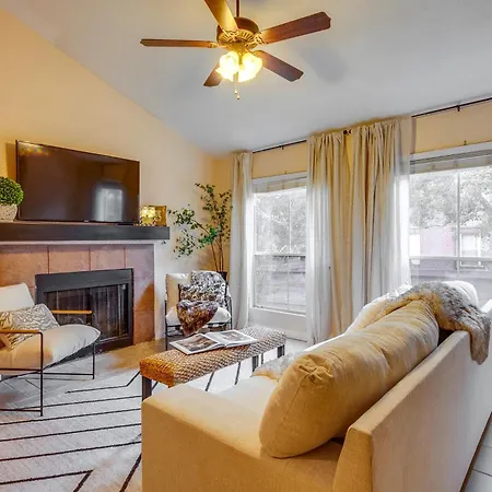 College Station Gem With Pool Access Near University